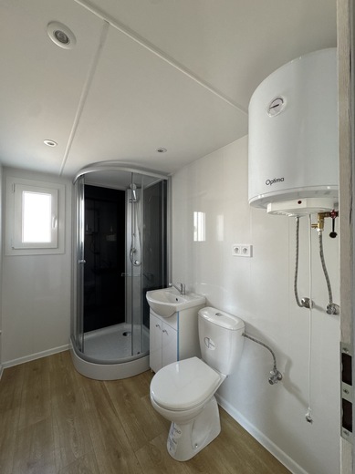 Kompletne zariadená kúpeľňa | moderné vybavenie a dizajn