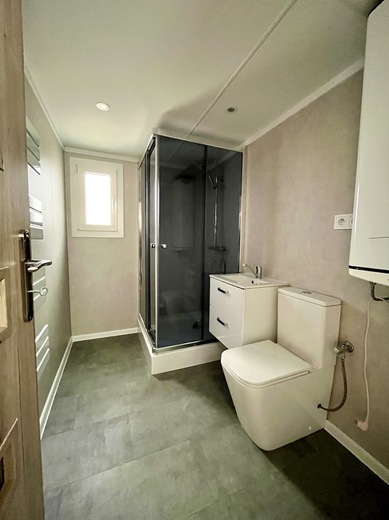 Kúpeľňa v mobilnom dome Super Arktik® – komfort a moderný dizajn