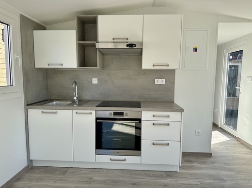 Kuchyňa so spotrebičmi mobilný dom | Plne vybavená