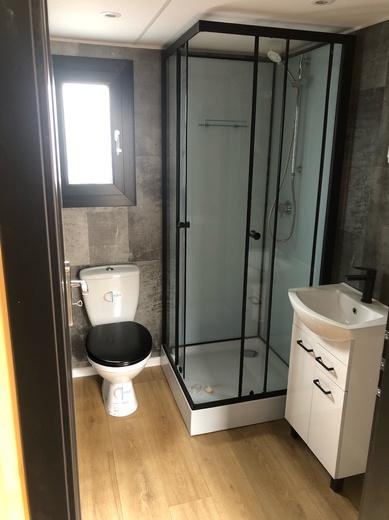 Kúpeľňa v celoročnom mobilnom dome Super Arktik.JPG