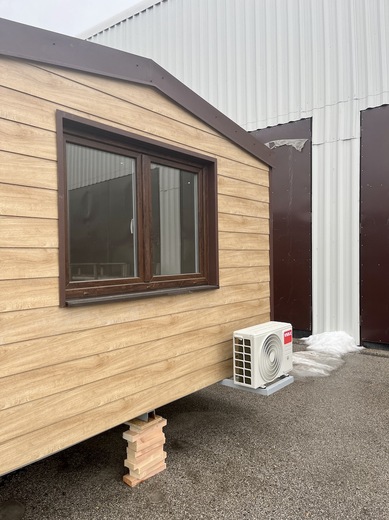 Mobilný dom Super Arktik® – fasáda Kerrafront v modernom štýle