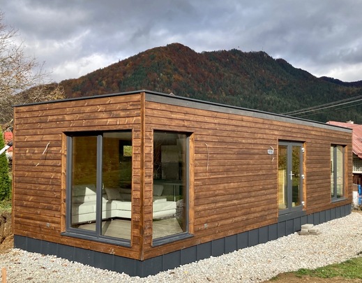 Mobilny dom Super Arktik Modern s drevenym vonkajsim obkladom.jp