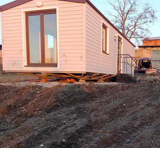 Mobilný dom umiestnený na betónových kockách | Stabilný základ