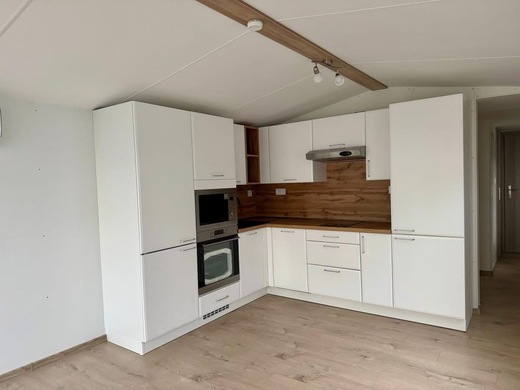 Rohová kuchyňa v mobilnom dome Super Arktik – funkčnosť a štýl