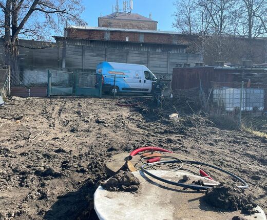 Pozemok pripravený po vyčistení pre mobilný dom